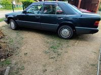 Gebraucht Mercedes E300 1989 Schwarz Limousine