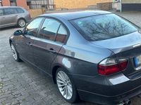 Gebraucht BMW 320 150 PS (110 kW) 2006 Grau Limousine