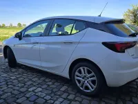 Używany Opel Astra 105 KM (77 kW) 2017 Biały Sedan/Limuzyna