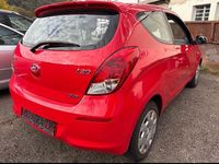 Gebraucht Hyundai i20 Classic 86 PS (63 kW) 2014 Rot Kleinwagen