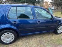 Second-hand VW Golf IV 75 CP (55 kW) 2002 Albastru Berlinǎ