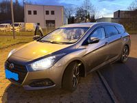 Gebraucht Hyundai i40 Trend 141 PS (103 kW) 2015 Grau Kombi