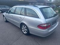 Gebraucht Mercedes E220 Elegance 150 PS (110 kW) 2005 Silber Kombi