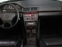Gebraucht Mercedes E220 150 PS (110 kW) 1996 Schwarz Cabrio