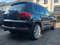 Gebraucht VW Tiguan LOUNGE 125 PS (91 kW) 2016 Schwarz SUV