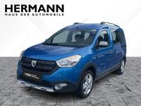 Gebraucht Dacia Dokker Celebration 116 PS (85 kW) 2017 Adriablau (blau) Van / Kleinbus