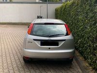 Gebraucht Ford Focus Futura 131 PS (96 kW) 1999 Silber Limousine