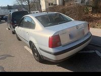 Gebraucht VW Passat 101 PS (74 kW) 1997 Silber Limousine