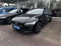 Gebraucht Volvo V60 Plus 197 PS (144 kW) 2024 Onyx black / metallic Kombi