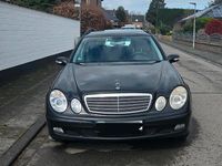 Gebraucht Mercedes E220 150 PS (110 kW) 2005 Schwarz Kombi