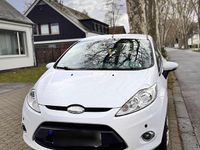 Gebraucht Ford Fiesta 97 PS (71 kW) 2009 Weiß Kleinwagen