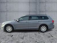 Gebraucht VW Passat Basis 150 PS (110 kW) 2023 Mondsteingrau Kombi