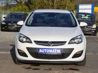 Usado Opel Astra Edition 165 HP (121 kW) 2013 Branco Carrinha