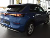 Neu VW T-Roc Life 150 PS (110 kW) 2026 Blau SUV
