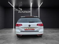Gebraucht VW Passat Elegance 150 PS (110 kW) 2022 Oryxweiß perlmutteffekt Kombi