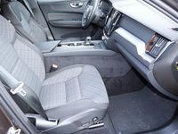 Gebraucht Volvo XC60 Core 197 PS (144 kW) 2023 Grau SUV