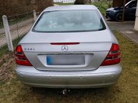 Second-hand Mercedes E240 177 CP (130 kW) 2003 Argintiu Berlinǎ