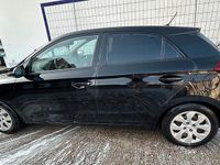 Gebraucht Hyundai i20 90 PS (66 kW) 2017 Schwarz Kleinwagen