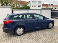 Gebraucht Ford Focus Trend 105 PS (77 kW) 2016 Blau Kombi