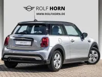 Gebraucht Mini Cooper Essential 136 PS (100 kW) 2023 Melting silver iii metallic Kleinwagen