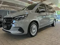 Gebraucht Mercedes V220 Style 163 PS (119 kW) 2025 Grau Van / Kleinbus