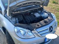 Gebraucht Mercedes B150 95 PS (69 kW) 2009 Silber Van / Kleinbus