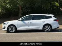 Gebraucht Ford Focus Cool & Connect 125 PS (91 kW) 2022 Weiß Limousine