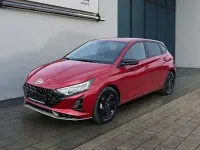 Neu Hyundai i20 Blackline 90 PS (66 kW) 2026 Dragon red Kleinwagen