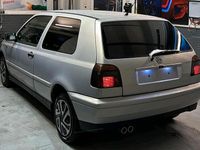Gebraucht VW Golf III 90 PS (66 kW) 1995 Silber Kleinwagen