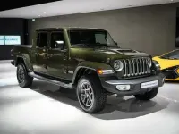 Gebraucht Jeep Gladiator Overland 264 PS (194 kW) 2022 Sarge green clear coat Pickup