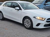 Gebraucht Mercedes A180 116 PS (85 kW) 2022 Weiß Limousine