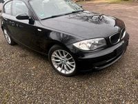 Gebraucht BMW 318 143 PS (105 kW) 2009 Schwarz Limousine