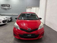 Gebraucht Toyota Yaris Cool 69 PS (50 kW) 2012 Rot Limousine