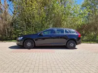 Używany Volvo V60 Summum 181 KM (133 kW) 2014 Czarny Kombi