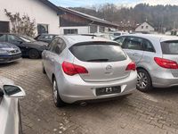 Gebraucht Opel Astra Design Edition 140 PS (102 kW) 2011 Silber Limousine
