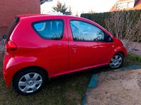 Gebraucht Toyota Aygo 68 PS (50 kW) 2007 Rot Kleinwagen