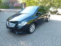 Gebraucht Mercedes B180 122 PS (89 kW) 2013 Schwarz Van / Kleinbus