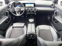 Gebraucht Mercedes A250 218 PS (160 kW) 2021 Mountaingrau Kleinwagen