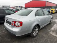 Gebraucht VW Jetta Comfortline 105 PS (77 kW) 2010 Silber Limousine