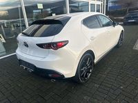 Neu Mazda 3 Homura-Line 140 PS (102 kW) 2025 Weiß Limousine