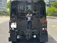 Gebraucht Land Rover Defender 122 PS (89 kW) 2011 Schwarz Kombi