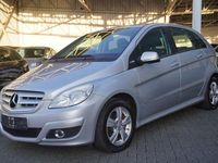 Gebraucht Mercedes B150 95 PS (69 kW) 2009 Silber Van / Kleinbus