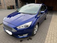 gebraucht Ford Focus Titanium *BiXenon * Winterpaket * Navi*