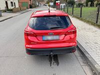 Gebraucht Ford Focus Titanium 120 PS (88 kW) 2018 Rot Kombi
