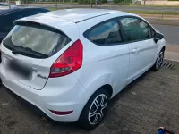 Gebraucht Ford Fiesta 60 PS (44 kW) 2010 Weiß Kleinwagen