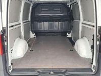 Gebraucht Mercedes Vito 125 PS (91 kW) 2021 Weiß Van
