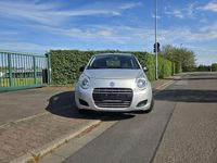 Usado Suzuki Alto 68 HP (50 kW) 2010 Prateado Citadino