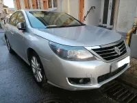 Gebraucht Renault Latitude 150 PS (110 kW) 2011 Silber Limousine