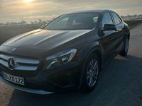 Gebraucht Mercedes GLA200 136 PS (100 kW) 2016 Schwarz SUV