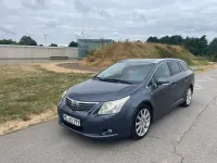 Gebraucht Toyota Avensis Edition 150 PS (110 kW) 2011 Blau Kombi